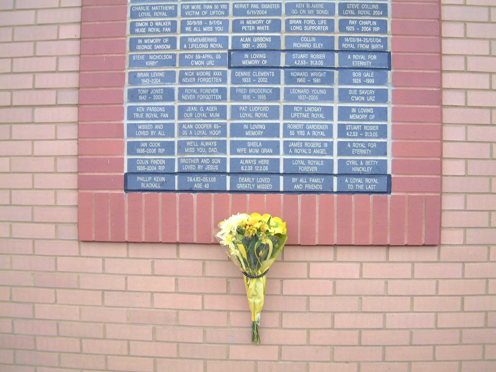 Memorial wall.jpg